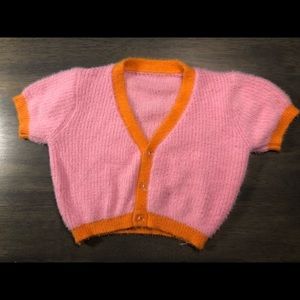 Cute little crop top in cotton.